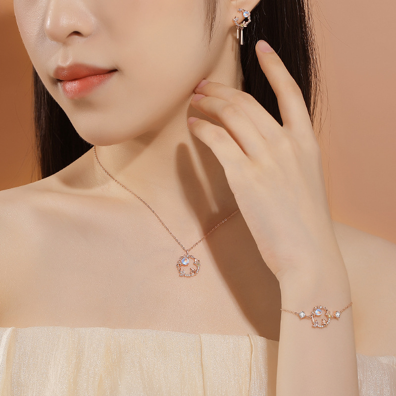 Lac-tay-bac-nu-dinh-da-CZ-tho-ngam-trang-LILI_722163_3